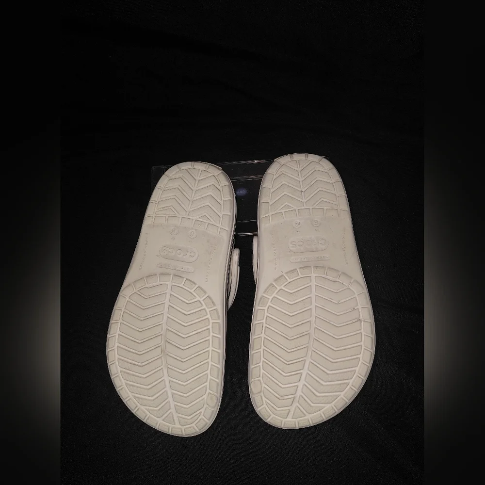 CROCS Classic White Clogs with Black Stripe Sz M6 - W8